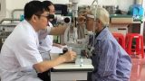 Thay thủy tinh thể miễn phí cho người cao tuổi ở Nam Định