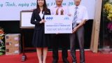Tập đoàn FLC trao tặng 1.000 mũ bảo hiểm cho học sinh Nam Định