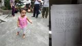 Nam Định: Nữ sinh để lại con gái đáng yêu ở chùa kèm lá thư “em còn phải đi lấy chồng”