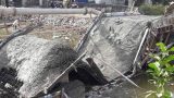 Nam Định: Cận cảnh cầu vừa được đổ bê tông bất ngờ đổ sập