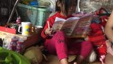 Bé gái 5 tuổi xin ăn nuôi cả gia đình ở Nam Định đã được tới trường