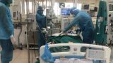 Thêm 5 bệnh nhân Covid-19 tử vong, có người ngưng tim ngưng thở trong lúc chờ đi cách ly