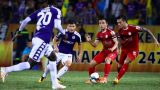 CLB Hà Nội vs Nam Định: Cầu thủ 2 đội đo thân nhiệt khi vào sân