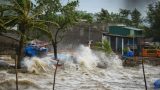 Tin bão khẩn cấp: Bão số 1 cách Nam Định 150km