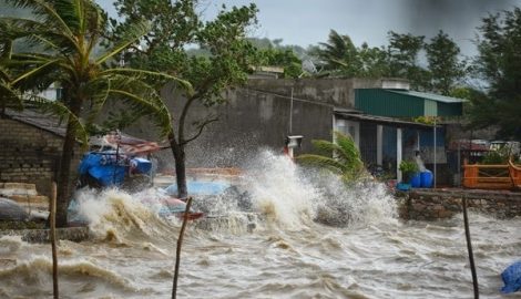 Tin bão khẩn cấp: Bão số 1 cách Nam Định 150km