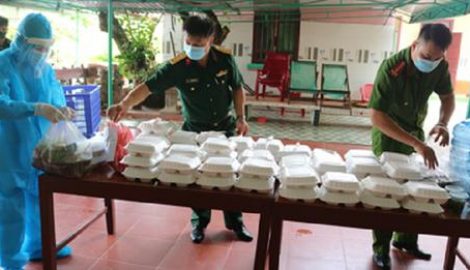 Nam Định: Nhữɴɢ suất cơm nghĩa tình cho người dân bị cách ly y tế tập trung