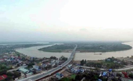 Công trình cầu Tân Phong có tổng mức đầu tư hơn 463 tỷ đồng. Ảnh: Quang Toàn/BNEWS/TTXVN 