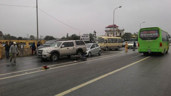 Hiện trường vụ tai nạn vào 9h sáng tại quốc lộ 10, TP.Nam Định (Nam Định). 