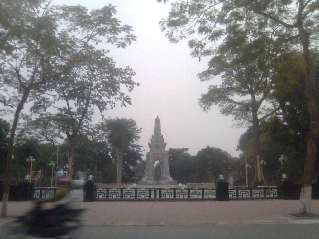 Đài Tưởng Niệm Liệt Sĩ Thành phố Nam Định 