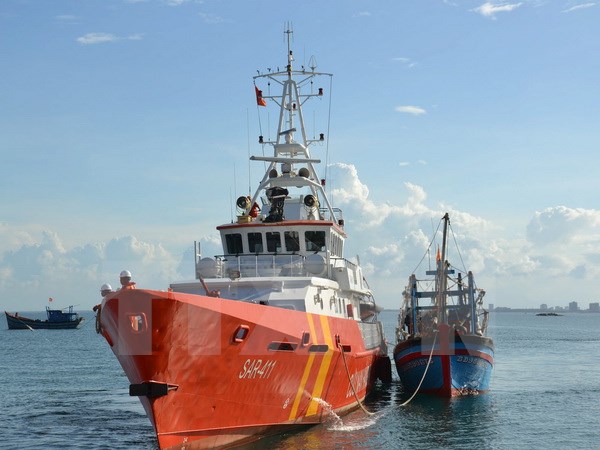 Cứu nạn thành công sáu ngư dân Nam Định gặp nạn trên biển