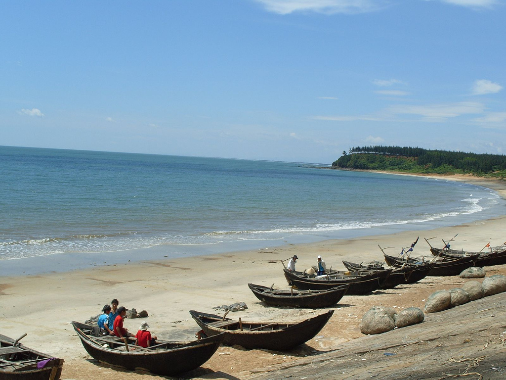 Bãi biển Thịnh Long 