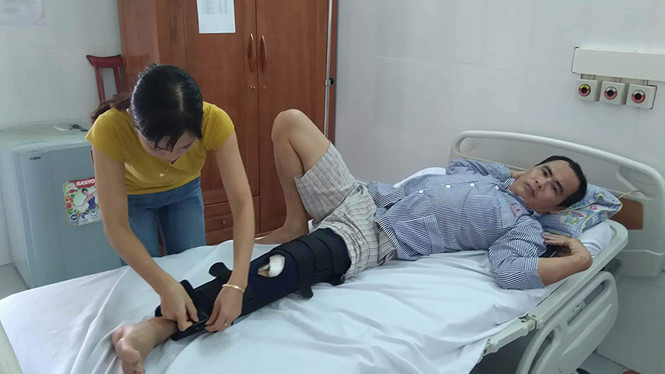 Nam Định: Chủ xe khách bị côn đồ chém dã man giữa bến hiện đang điều trị tại bệnh viện Quảng Ninh