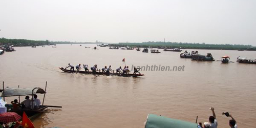 Lễ Hội Chùa Keo Hành Thiện diễn ra trên Sông Ninh Cơ