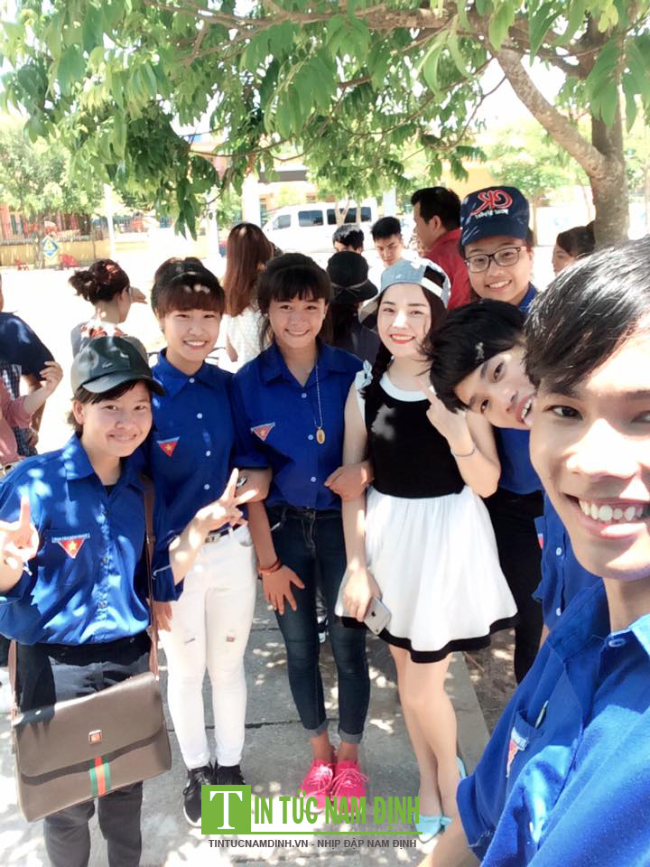 Những cô gái xinh đep của CLB tình nguyện Thành Nam