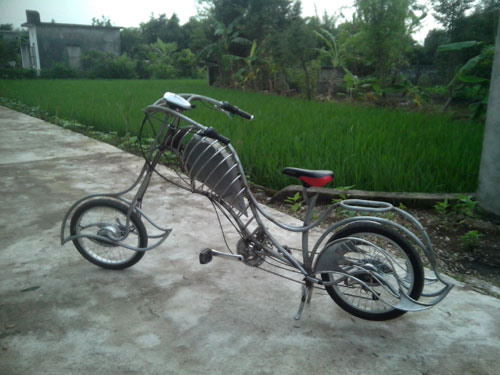 Chiếc xe đạp độ theo phong cách chopper của hai thợ cơ khí tại Nam Định 