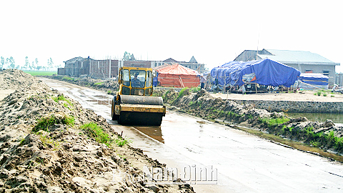 Thi công san nền hệ thống giao thông tại khu đô thị trung tâm Thị trấn Lâm (Ý Yên).