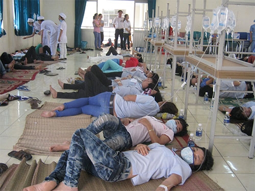 Nhiều người ở Nam Định nhập viện do nghi ngộ độc