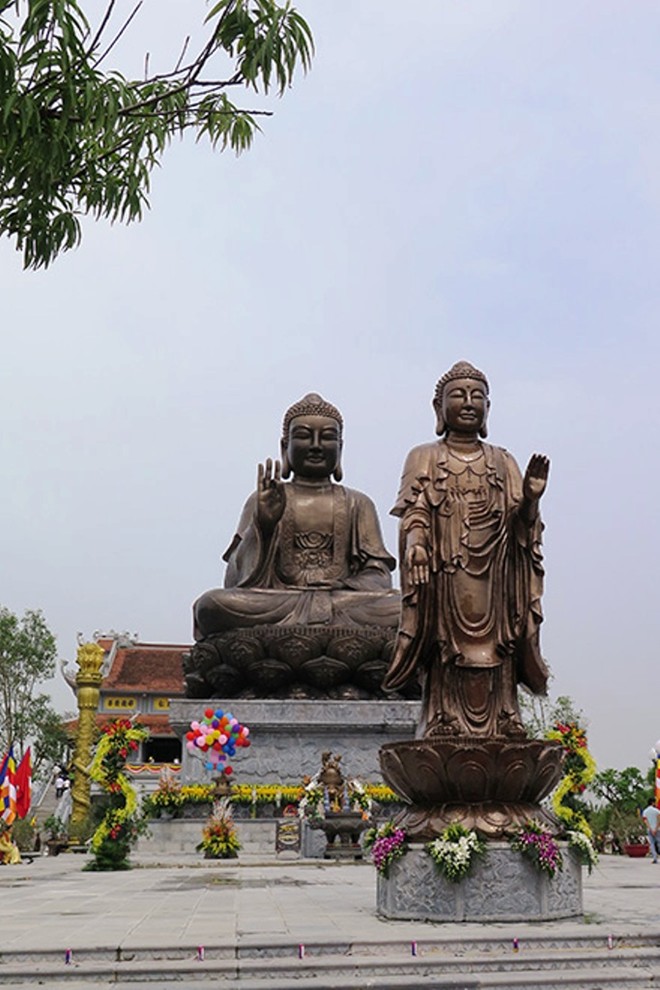 Tượng Phật Thích Ca Mâu Ni do Tập đoàn Nam Cường đứng ra thực hiện và thành tâm cung hiến Tượng Phật đặt tại chùa Thiên Trường.