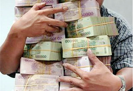 Nam Định: Vợ chồng cán bộ ôm tiền tỷ bỏ trốn, dân kêu trời oán thán