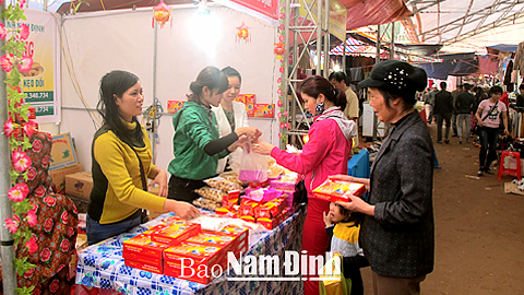 Khai mạc Hội chợ công nghiệp – thương mại khu vực đồng bằng sông Hồng – Nam Định năm 2016