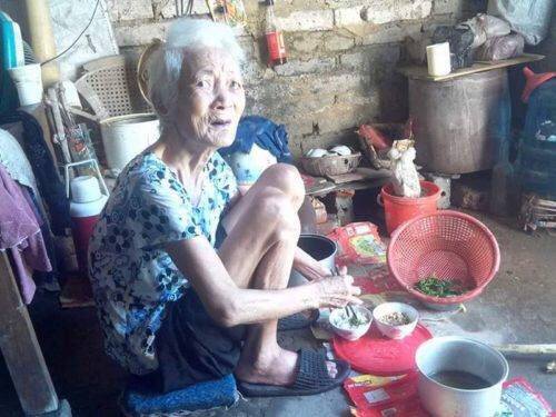 Rơi nước mắt nhìn cụ bà 95 tuổi sống cô đơn tại Ý Yên Nam Định