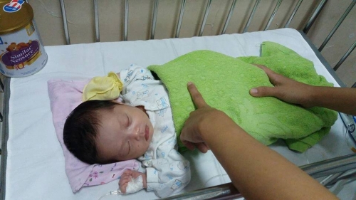 Nam Định: Đặt tên xong cho con, sản phụ bỏ lại đứa trẻ đỏ hỏn tại bệnh viện