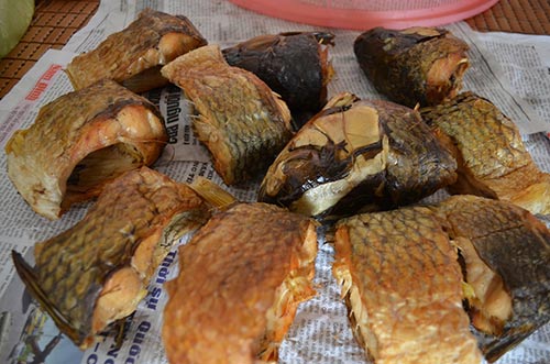   Cá được nướng trong vòng 7 giờ. Khi cá nướng xong thường có màu vàng óng, thịt cá dai, thơm ngon, hương vị đậm đà
