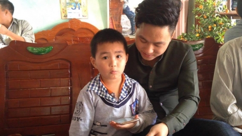 Nam Định: Cậu bé biết đọc số hàng trăm tỷ khi mới 2 tuổi