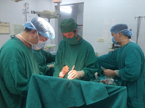 Nam Định: Lần đầu tiên thay khớp vai thành công, bệnh nhân không phải lên tuyến trên