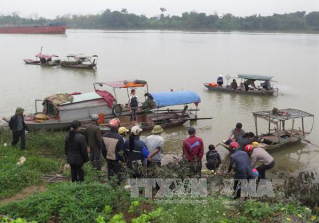 Nam Định: Tàu hàng đâm thuyền đánh cá: Chồng sống sót, vợ tử vong