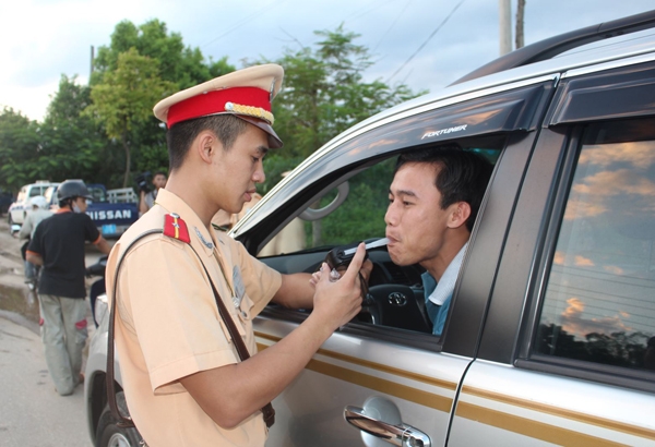 Nam Định: Xử phạt gần 300 vi phạm nồng độ cồn