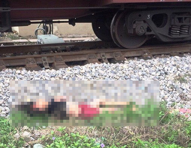 Nam Định: Bé gái bị tàu đâm tử vong khi băng qua đường sắt đi đón em