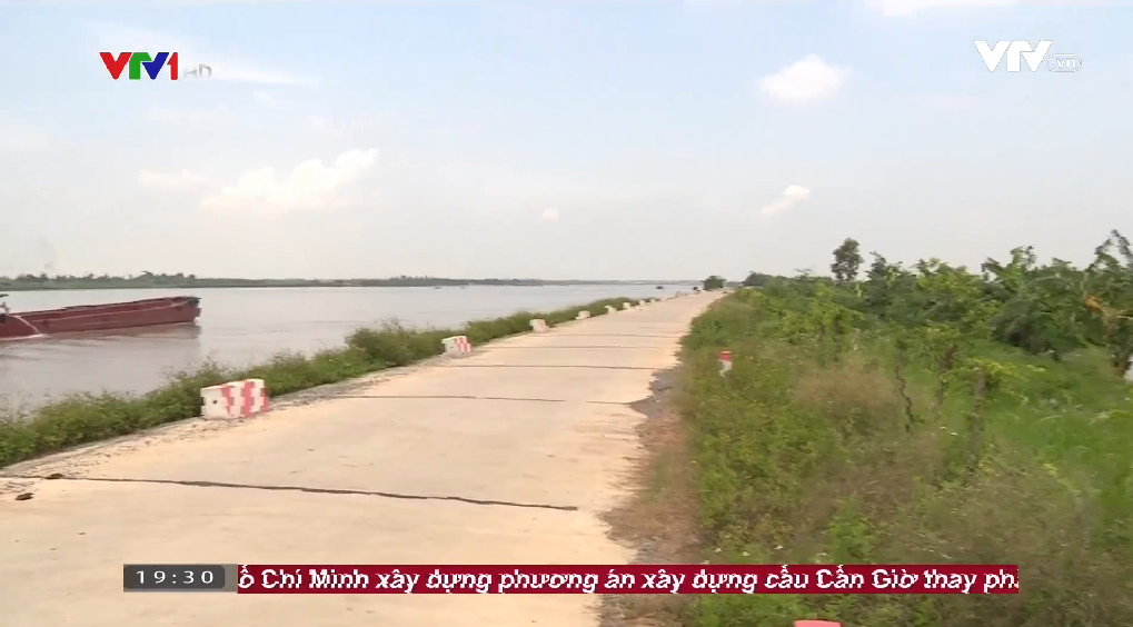 Nam Định: Nhập nhèm đất, đá dự phòng sự cố vỡ đê