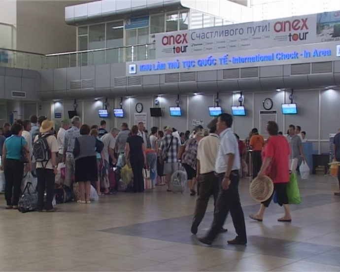 Hành khách mang dụng cụ phát tia lửa điện vào sân bay Nội Bài