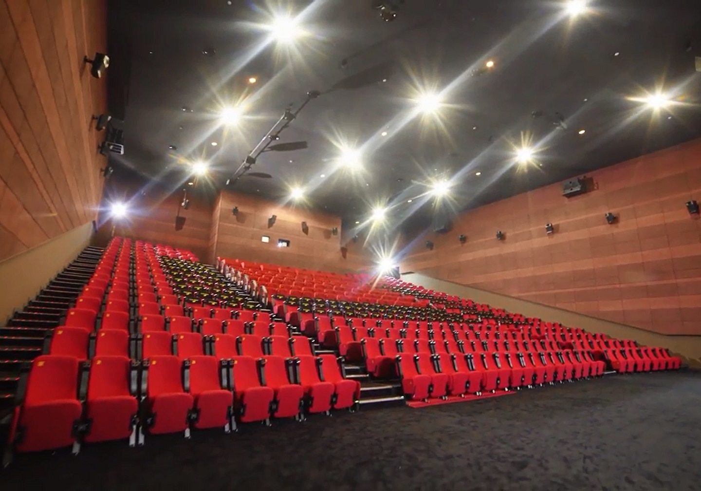 Rạp Chiếu Phim Lotte Cinema Chuẩn Chuẩn Bị Khai Trương Tại Thành Phố Nam Định
