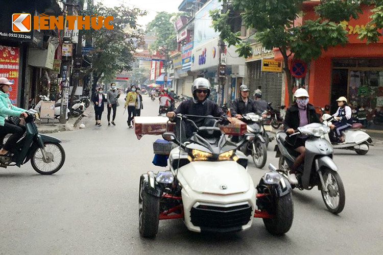 Môtô 3 bánh tiền tỷ Can-am làm xe ba gác tại Nam Định