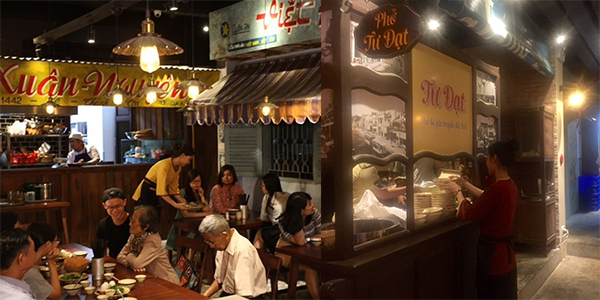 Phở Tư Đạt nổi tiếng Nam Định trong quán ăn đường phố của đại gia Việt