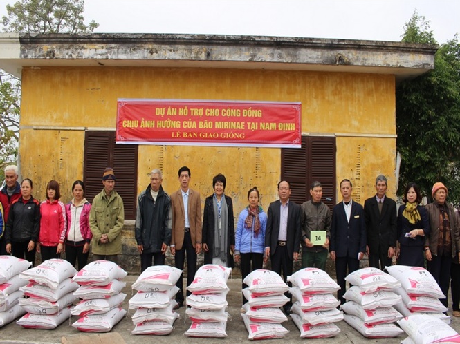 Hỗ trợ nông dân Nam Định chịu ảnh hưởng của cơn bão Mirinae