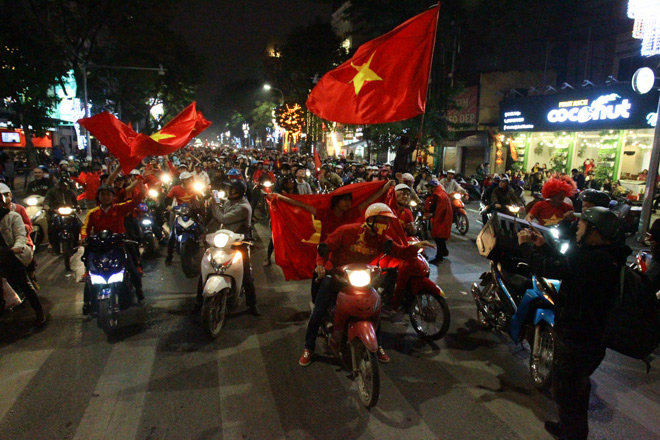 Phó Thủ tướng yêu cầu ngăn chặn đua xe sau trận U23 Việt Nam – Qatar