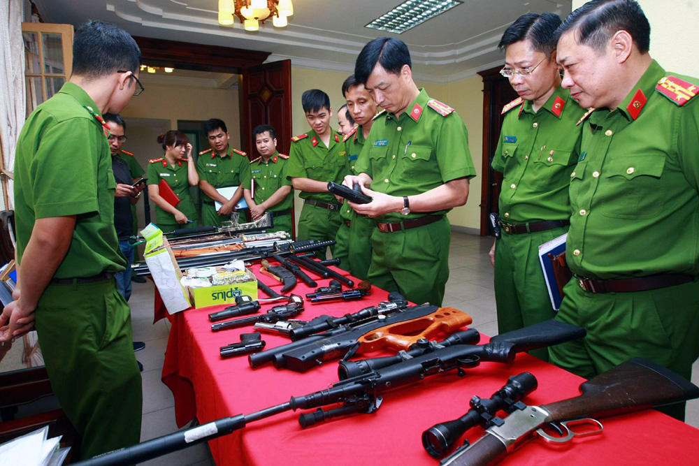 Nam Định: Xét xử 2 đối tượng dùng súng quân dụng giết người
