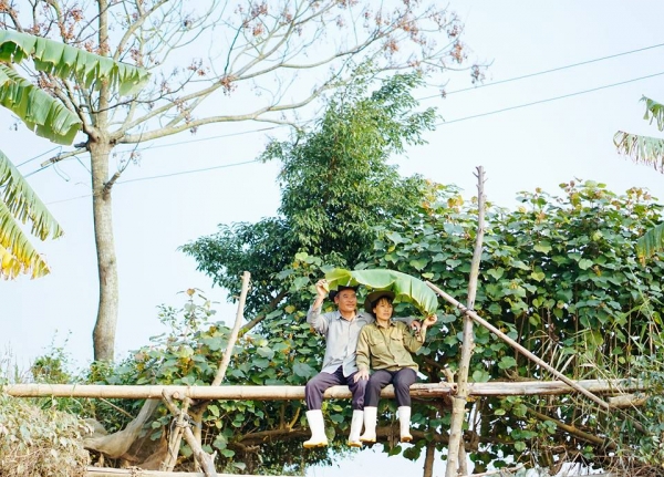 Nghĩa Hưng: Bộ ảnh của cặp vợ chồng nông dân dịp Valentine khiến ai cũng xao xuyến