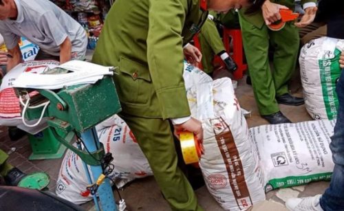 “Chặn đường” 4 tấn mì chính giả được mua ở Nam Định chuẩn bị ra thị trường