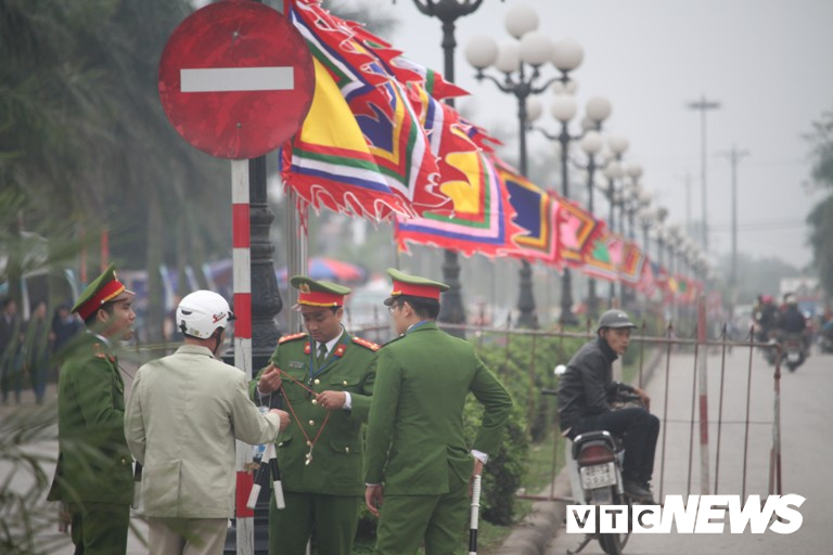 2.000 nhân viên an ninh lập 5 vòng bảo vệ lễ Khai ấn đền Trần