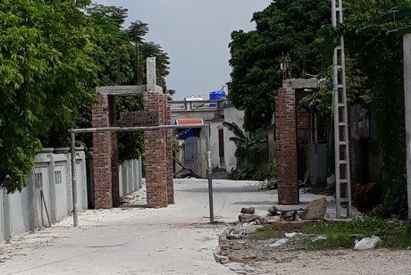 Nam Định: Đình chỉ xây cổng làng vì xâm phạm di tích?