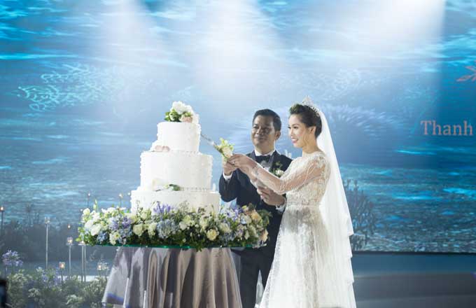 Những ý nghĩa đặc biệt trong tiệc cưới của Shark Hưng và người đẹp gốc Việt