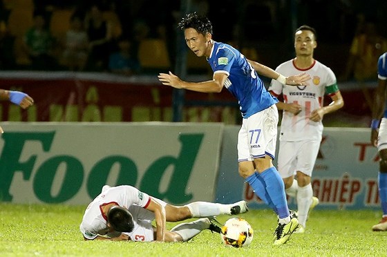 Cuộc đua trụ hạng ở V-League 2018: Nam Định nhiều nguy cơ nhất