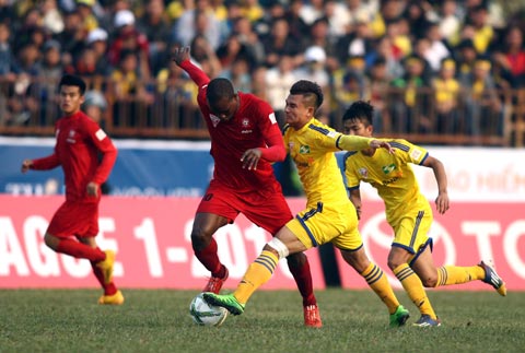 Tổng hợp các trận còn lại vòng 13 V.League: Nam Định và SLNA vào thế khó