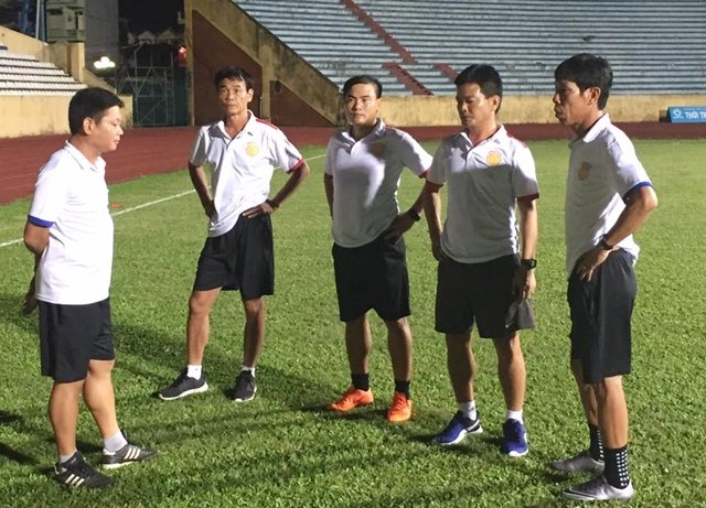 Cầu thủ phải vay tiền chi tiêu, Nam Định sẵn sàng bỏ V-League