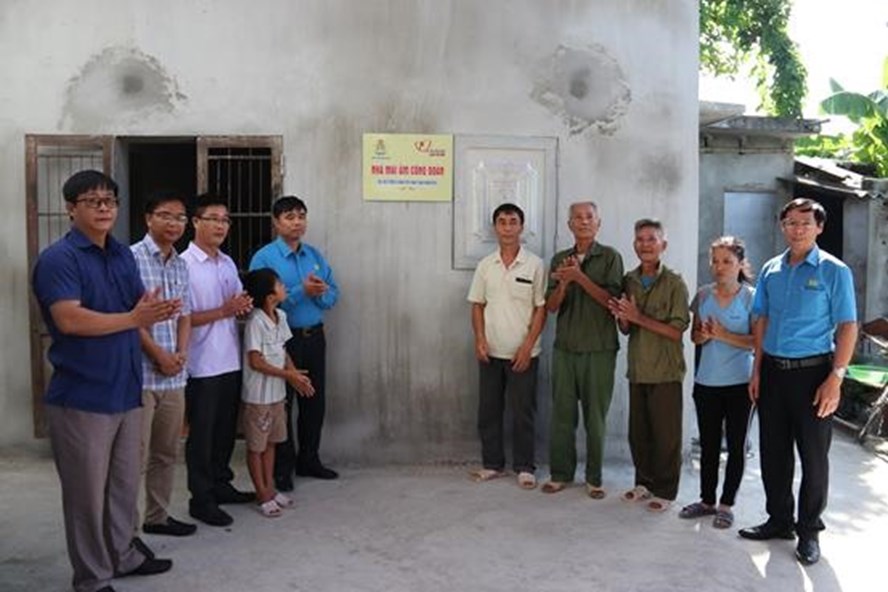 LĐLĐ tỉnh Nam Định: Bàn giao “Mái ấm Công đoàn” cho gia đình công nhân có hoàn cảnh khó khăn