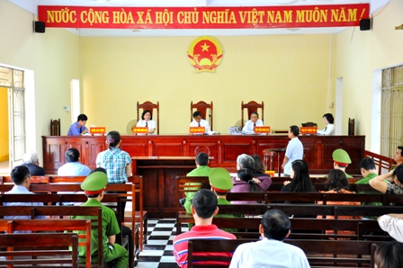 Nhân viên dọn vệ sinh quê Nam Định dâm ô bé gái kêu oan tại tòa